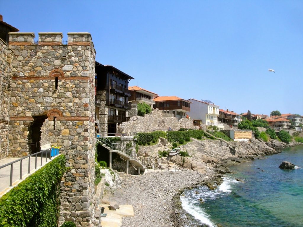  крепостната стена 