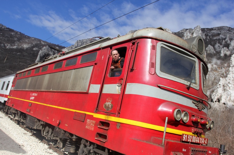СподелиОт понеделник БДЖ възстановява движението на директния бърз влак от