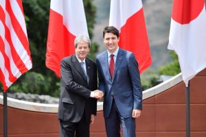 на снимката: министър-председателите на Италия и Канада - Паоло Джентилони и Джъстин Трюдо