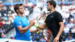 LONDON, ENGLAND - JUNE 19:  Grigor Dimitrov of Bulgaria and opponant Ryan Harrison of The United States shake hands following the mens singles first round match during day one of the 2017 Aegon Championships at Queens Club on June 19, 2017 in London, England.  (Photo by Clive Brunskill/Getty Images)