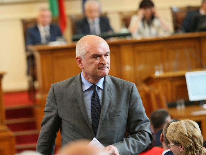 СподелиПредседателят на Народното събрание Росен Желязков свиква извънредно заседание на