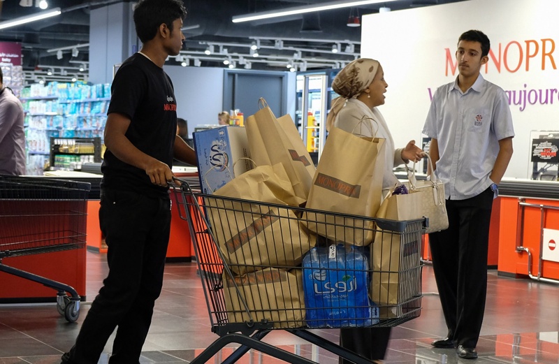 Хората в Доха панически се запасяват с храни, заради прекъснатите връзки със съседните държави.