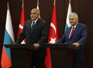 На снимката: Премиерът Бойко Борисов и турският му колега Бинали Йълдъръм, Анкара, 13 юни 2017-та