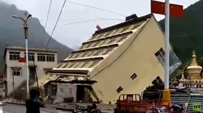 срутена сграда в Тибет