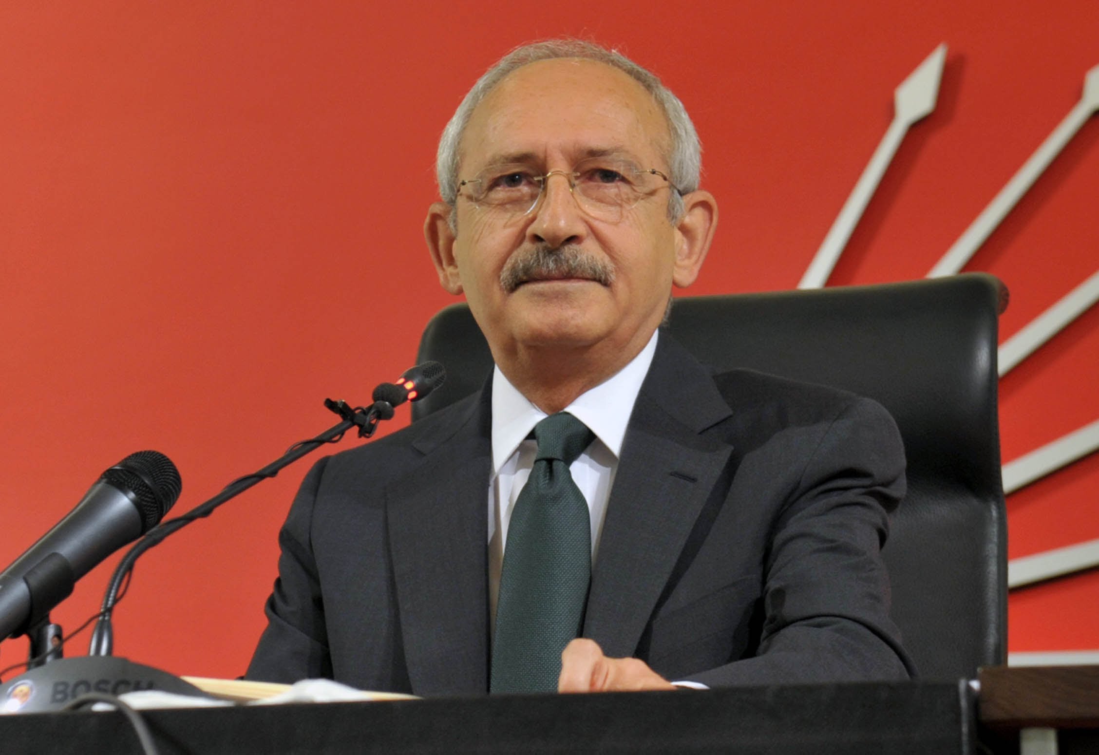 Лидерът на турската опозиция Кемал Кълъчдароглу се зарече да върне