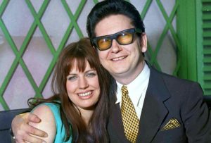 American pop singer Roy Orbison presents his new 19-year-old wife Barbara to the press, in London, England, On April 1, 1969. (AP Photo/Staff/Dear)