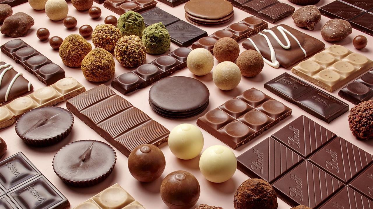 Тонове шоколад се изяждат по целия свят всяка година И