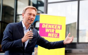 на снимката: кандидатът за канцлер на Германия от партията на Свободните демократи Кристиан Линдер