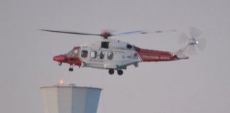 Тринадесет души бяха спасени при уникална операция с хеликоптер в Уеймът, крайбрежен град в южната част на област Дорсет, регион Югозападна Англия, съобщава