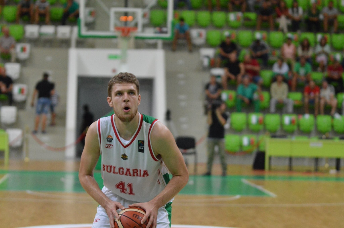 Българският баскетболист Александър Везенков осъзнава че новият му отбор Сакраменто