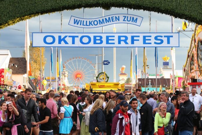 Прочутият бирен фестивал в Мюнхен – Октоберфест, се завръща след