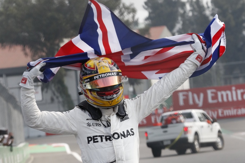 Люис Хамилтън е новият шампион във Формула 1 - Дебати