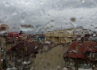 Дъждът намалява, но остава облачно Дъждовно време, валежи облаци