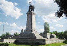 паметника на Съветската армия