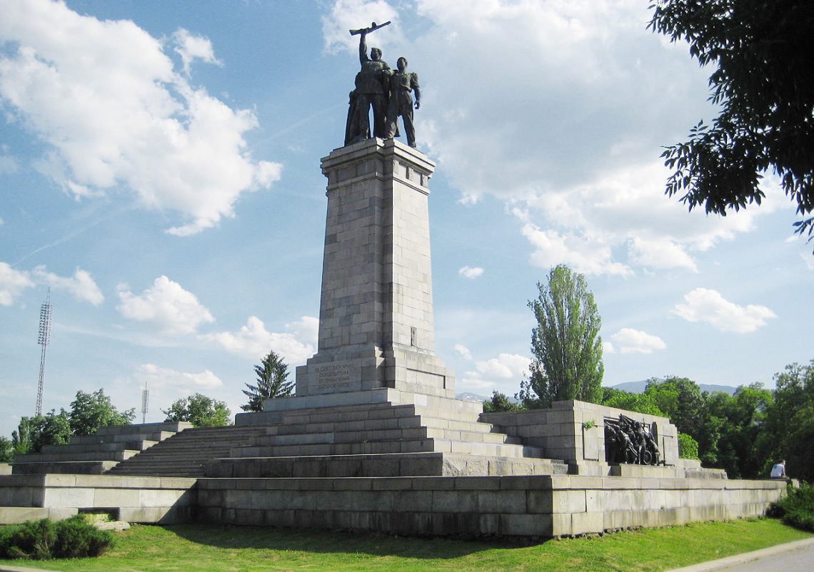 Първата стъпка към премахването на Паметника на Съветската армия от центъра на