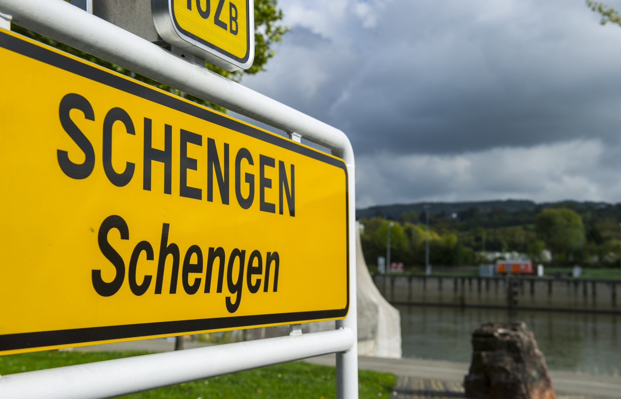 СподелиРумъния и България влизат в Шенген по въздух и вода