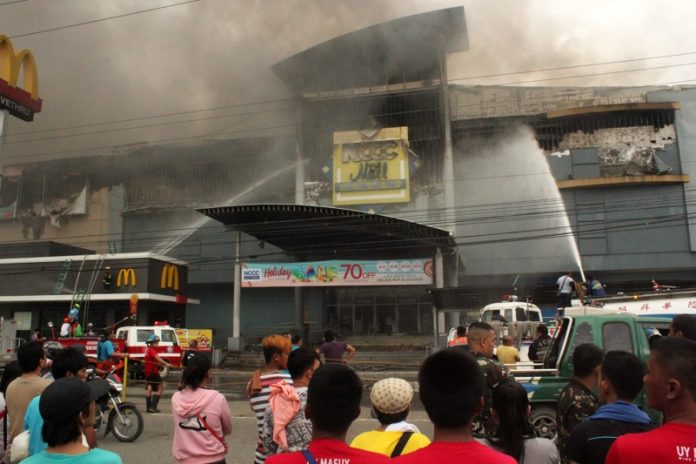 Филипините, пожар