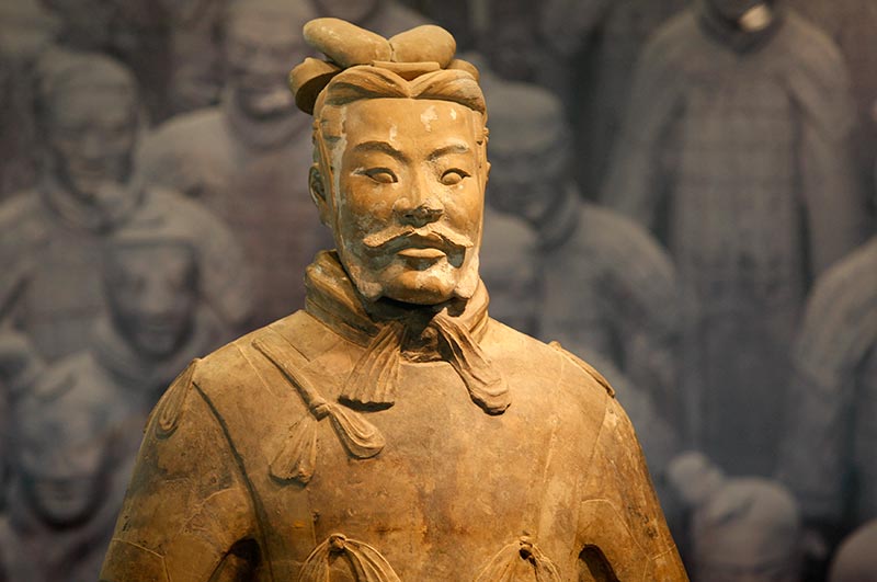Тай век. Император Цинь Шихуанди. Ши Хуанди Император Китая. Цинь Шихуанди 1 Император Китая. Цинь Шихуанди статуя.