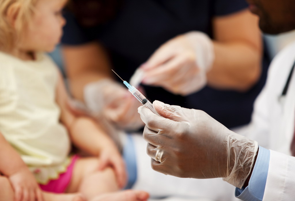 СподелиМинистерството на здравеопазването да позволи първата имунизация срещу коклюш да