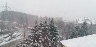 сняг, София