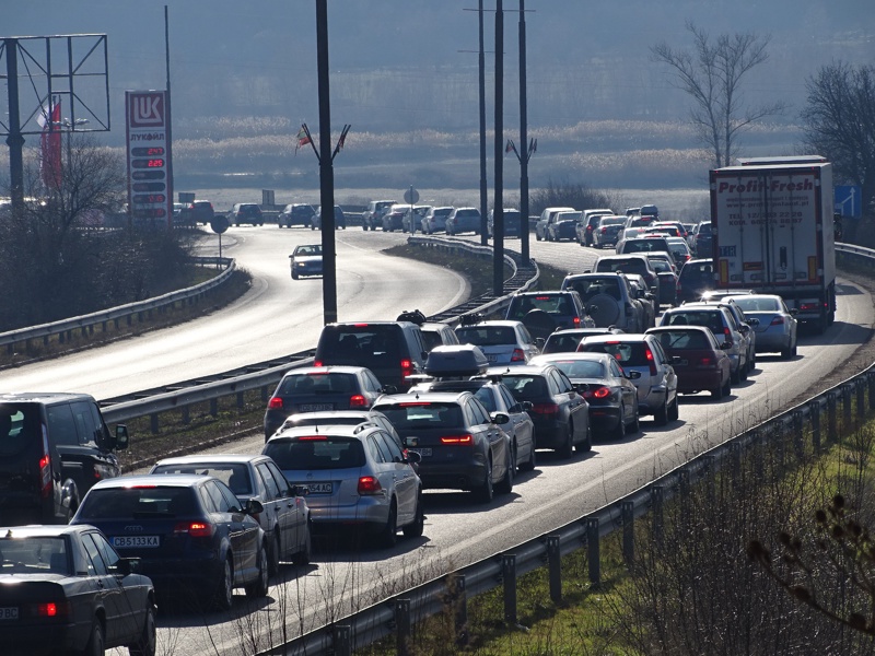 СподелиЗасилен трафик се очаква към София и другите големи градове