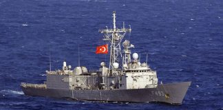 Турски боен кораб