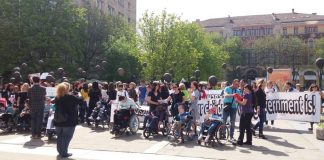 протест на родителите на деца с увреждания