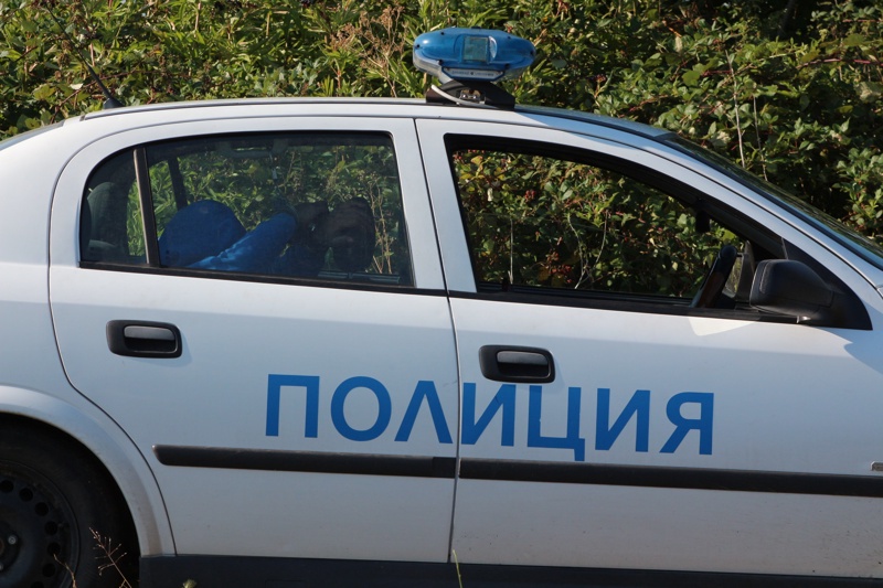 Вчера около 11 00 часа в Дряново е спрян за полицейска