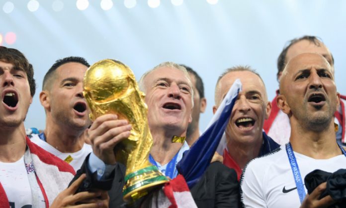 Световните шампиони от Франция прекъснаха пресконференцията на треньора си Дидие Дешан след голямата си победа с 4:2 над Хърватия