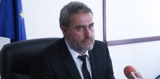 „След 15 август ще бъде решено какъв е статутът на „Царските конюшни”, каза пред журналисти министърът на културата Боил Банов, след