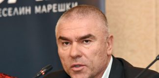 От „Воля” поискаха оставките на вицепремиерите от „Обединените патриоти” Валери Симеонов и Красимир Каракачанов.И двамата трябва да си ход