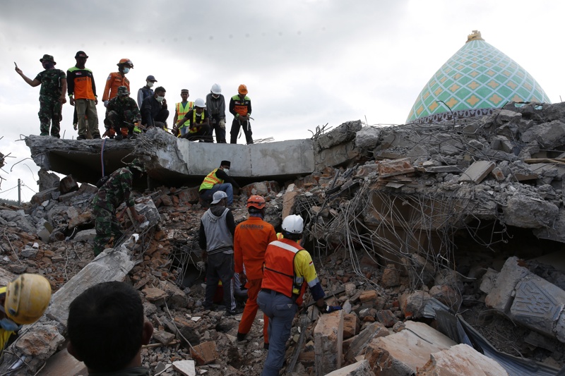 Индонезия, земетресение