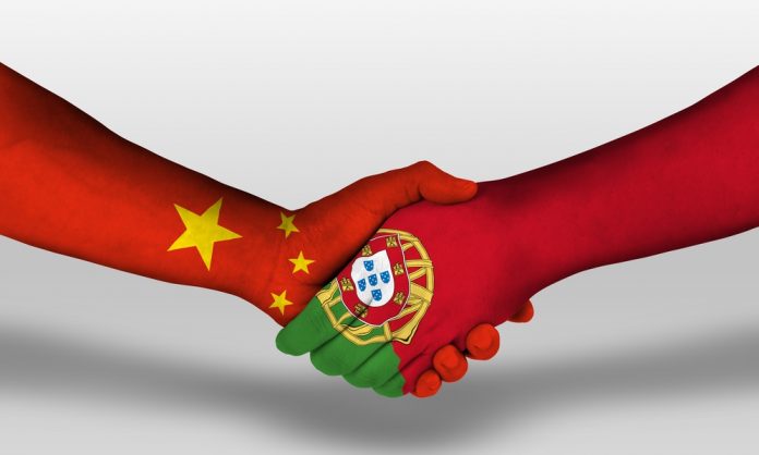Китай, Португалия