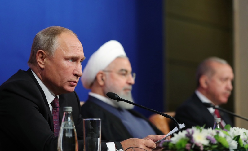 Президентите на Русия Иран и Турция по време на срещата