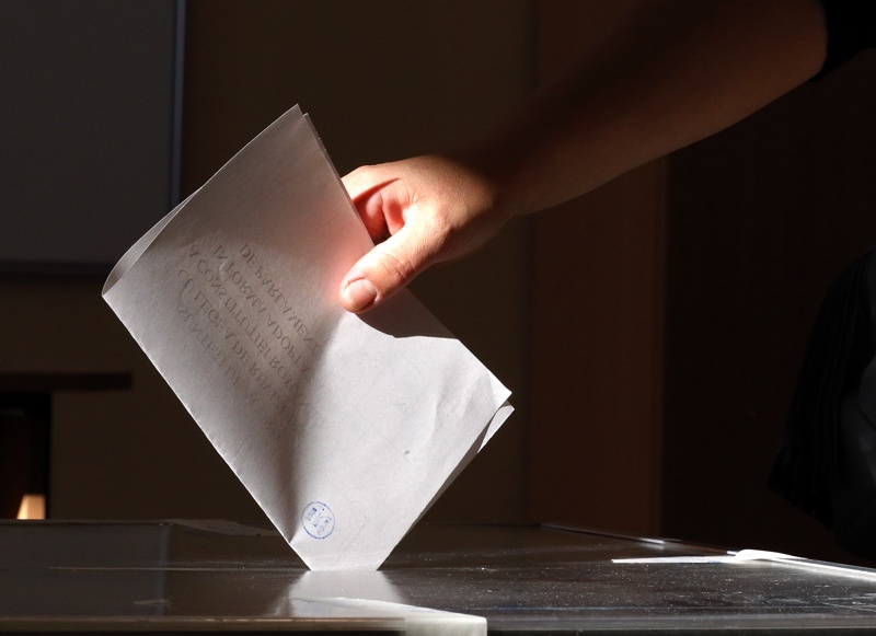 Подписка срещу връщането на гласуването с хартиената бюлетина наравно с