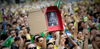 Бразилия, митинг