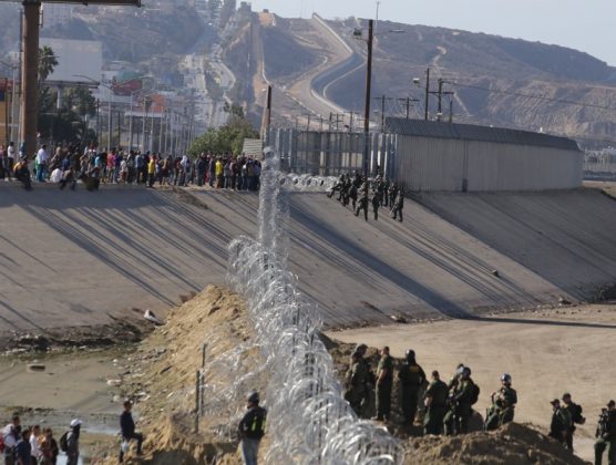 Мексико, САЩ, граница, Мигранти