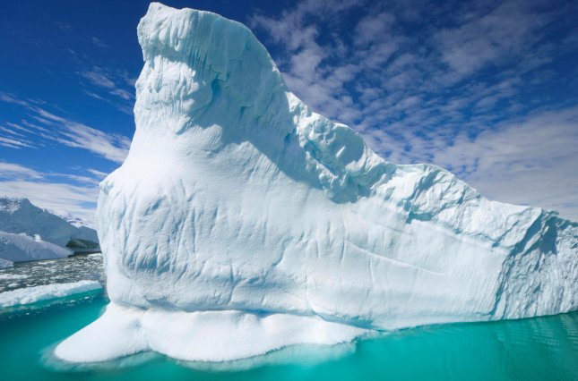 СподелиНай големият айсберг в света който е около три пъти по голям