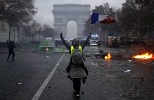 Париж, безредици, протести, жълти жилетки