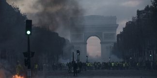 Франция, протести, жълтите жилетки