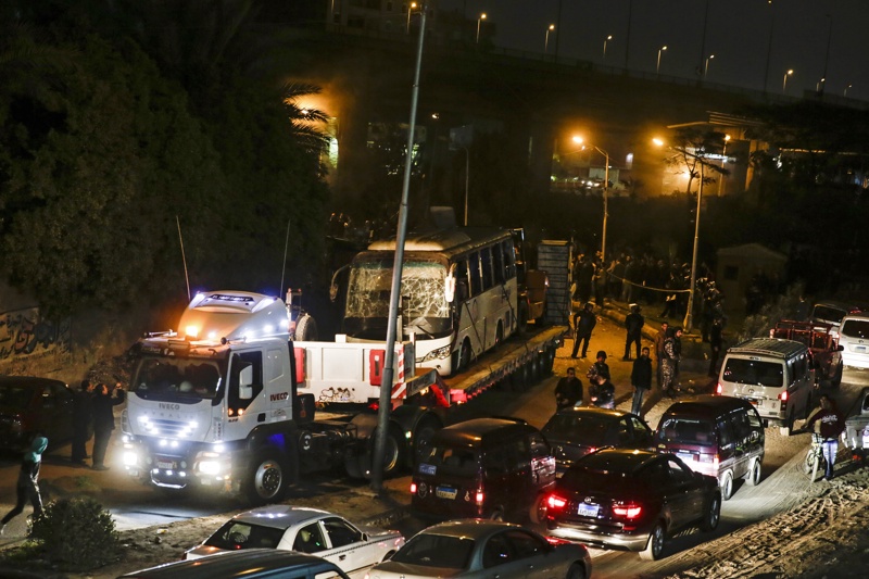 Египетската полиция, джихадисти, автобус