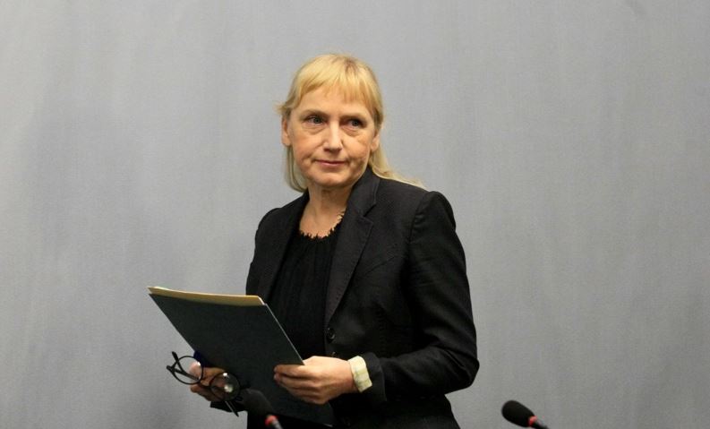 СподелиЕвродепутатът Елена Йончева окончателно губи делото което води срещу ревизионен