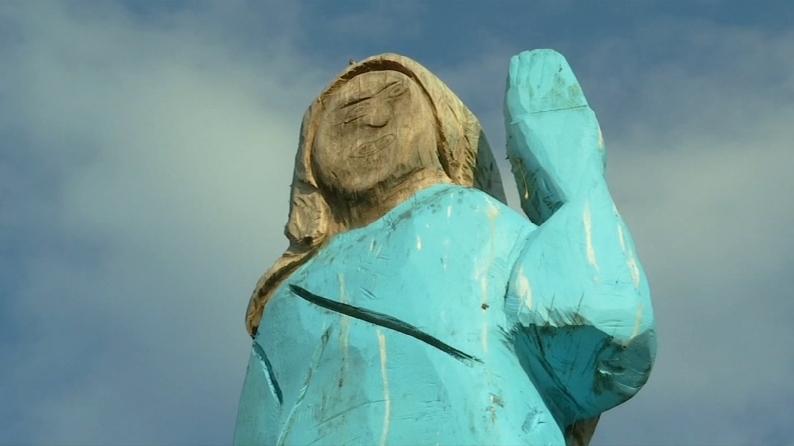 Мелания Тръмп, статуя