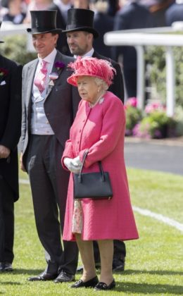 кралица, Елизабет II, чанта