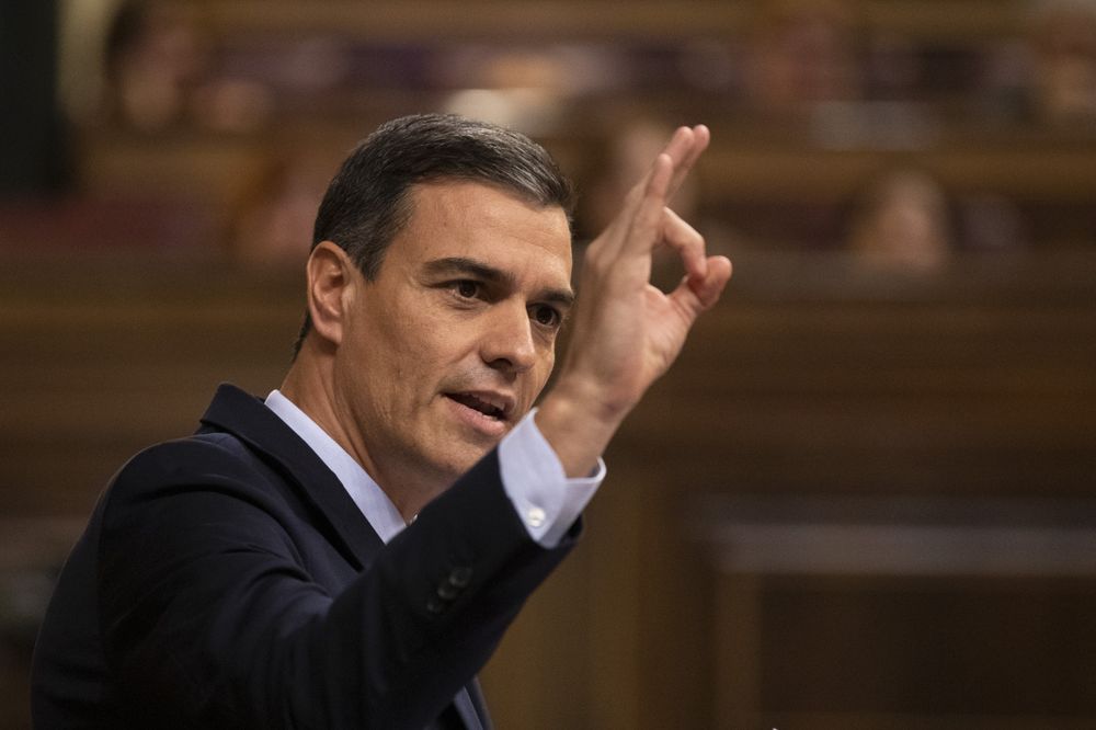 СподелиИспанският премиер Педро Санчес заяви, че след дълъг размисъл за
