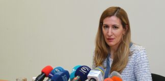 Министърът на туризма - Николина Ангелкова