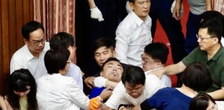 Бой в тайванския парламент