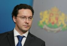 „Радост за руснаците“: Даниел Митов обясни исканията за оставката му и така припомни за краткото си минало на „ястреб“ Даниел Митов