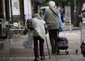 пенсионери, пенсии