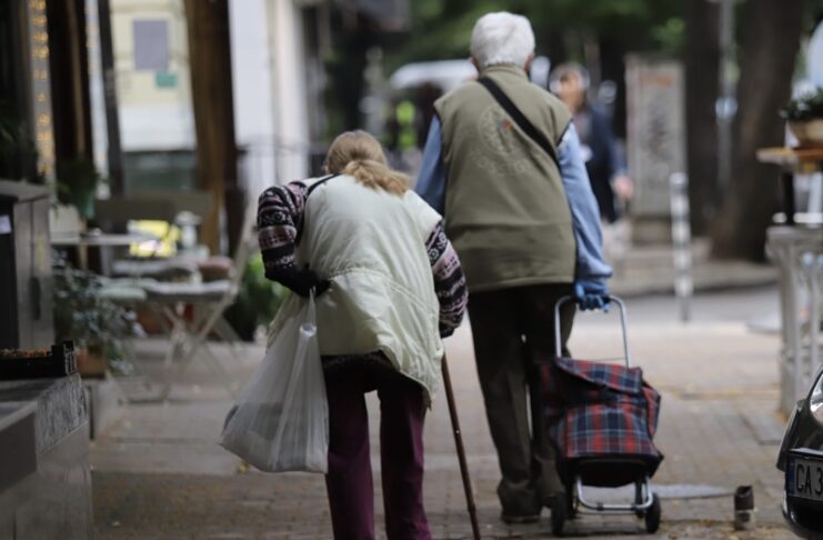 пенсионери, пенсии